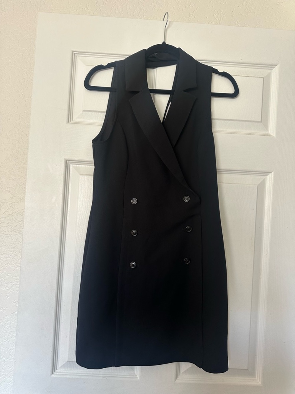 BCBGENERATION Classic Black Sleeveless Blazer/Tuxedo Dress